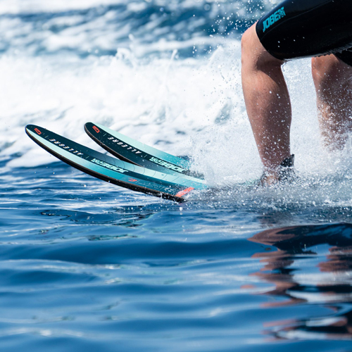 Waterskis