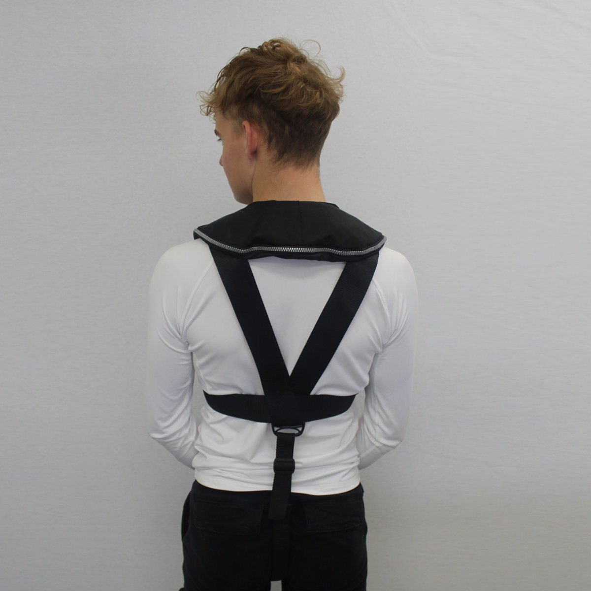 Baltic Winner 165N gilet de sauvetage automatique noir avec harnais 3