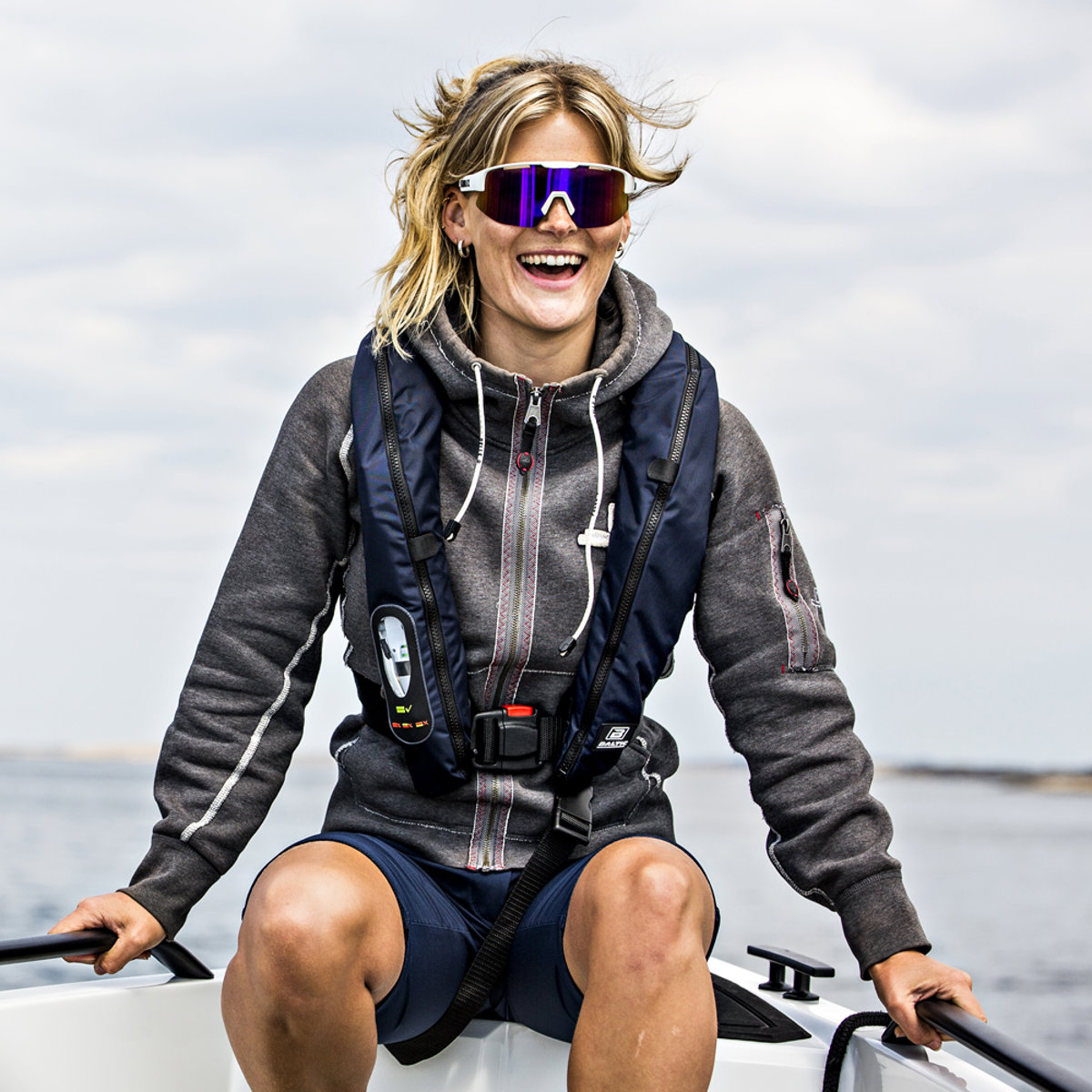 Baltic Legend 190N gilet de sauvetage automatique noir avec harnais 4