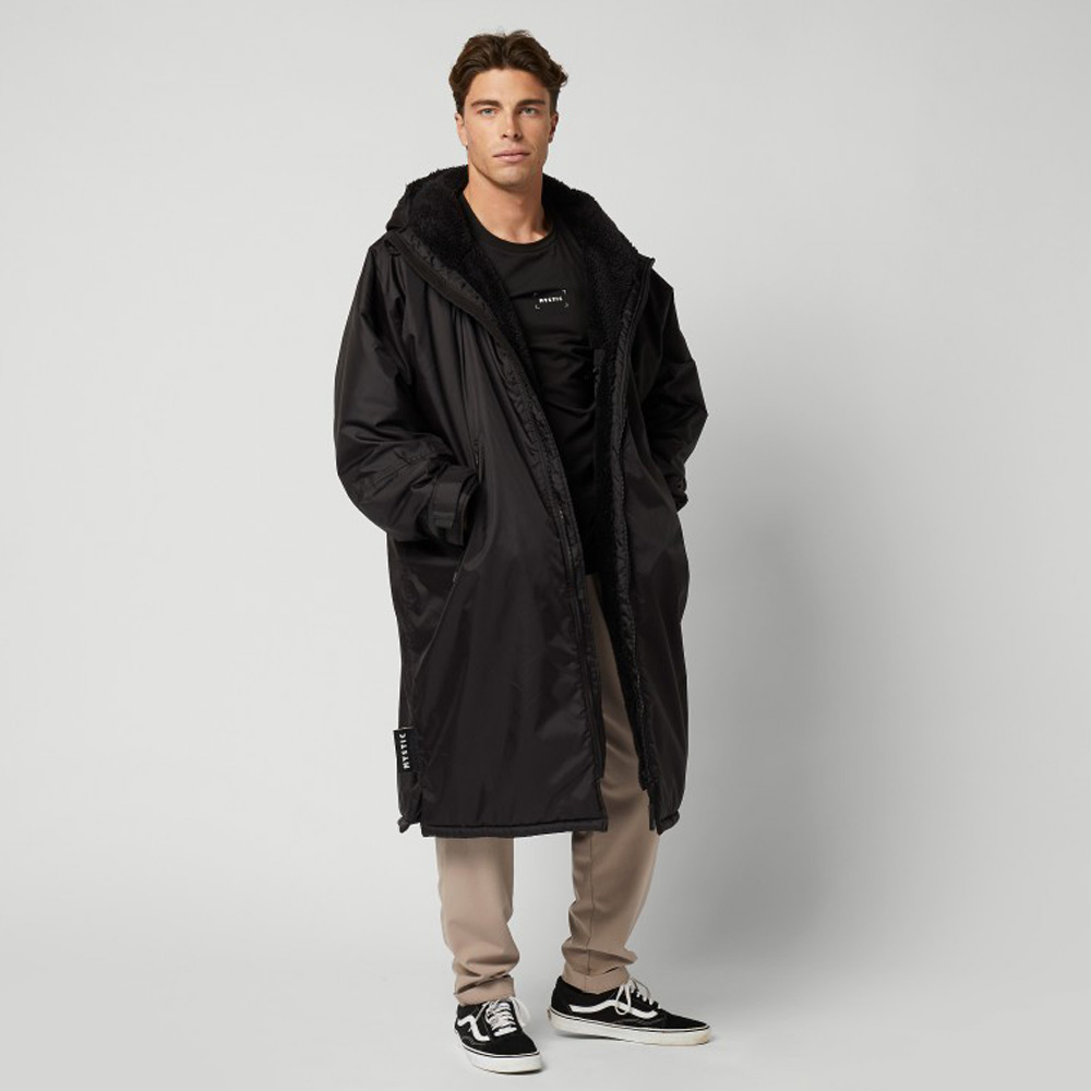 Mystic Entdecken Sie den schwarzen Poncho 3