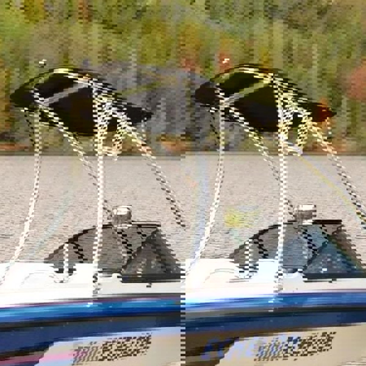 Monster MT2 über dem Top-Bimini schwarz 8