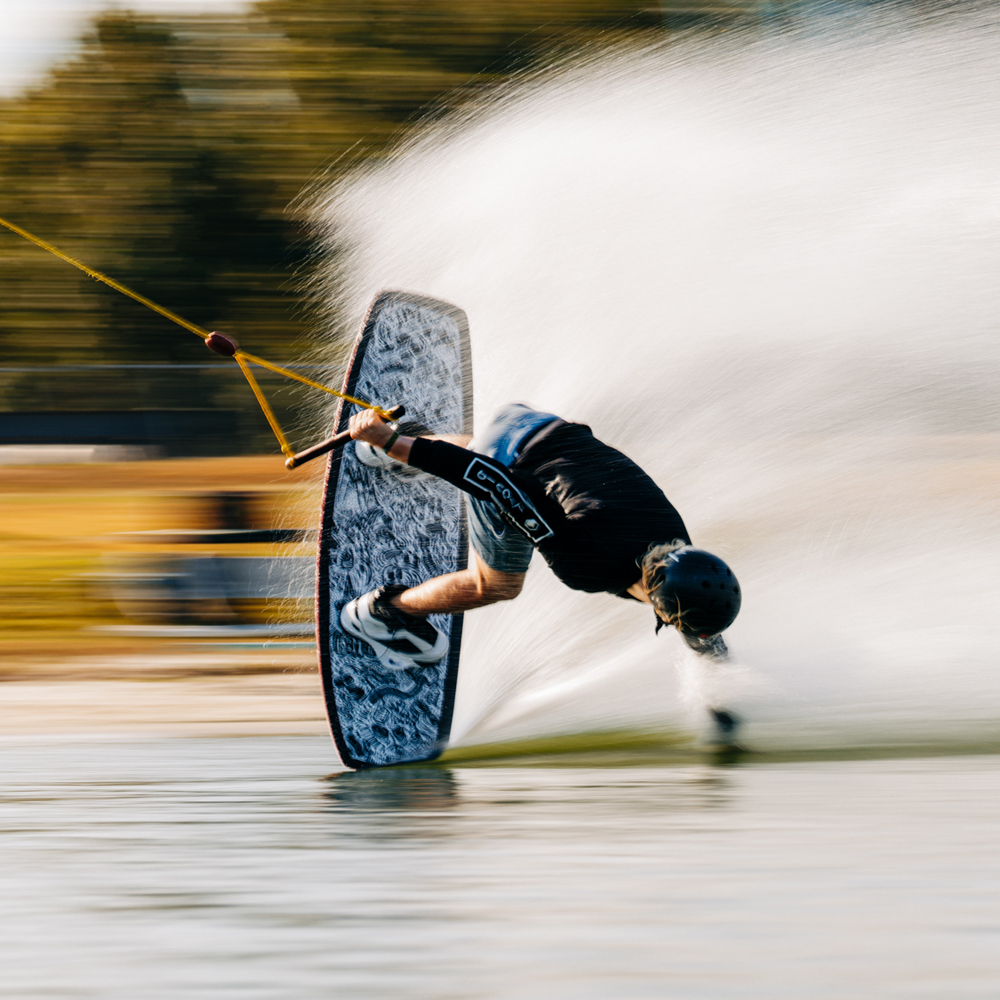 Liquid Force Apex Wakeboardset 149 cm mit Classic 6x Bindungen 3