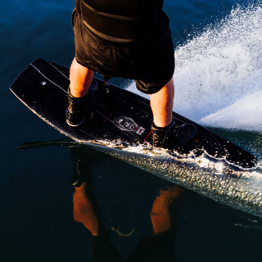 Liquid Force Origin Wakeboard-Set 144 cm mit Tao 6x Bindungen 5