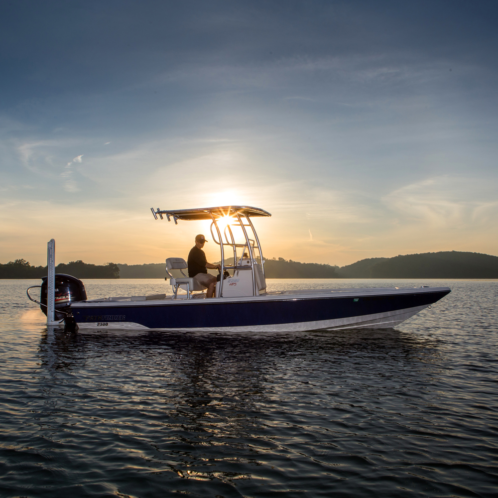 Fishmaster Pro T-Top Stuhl poliert mit weißem Kissen inkl. Rückenlehne 4