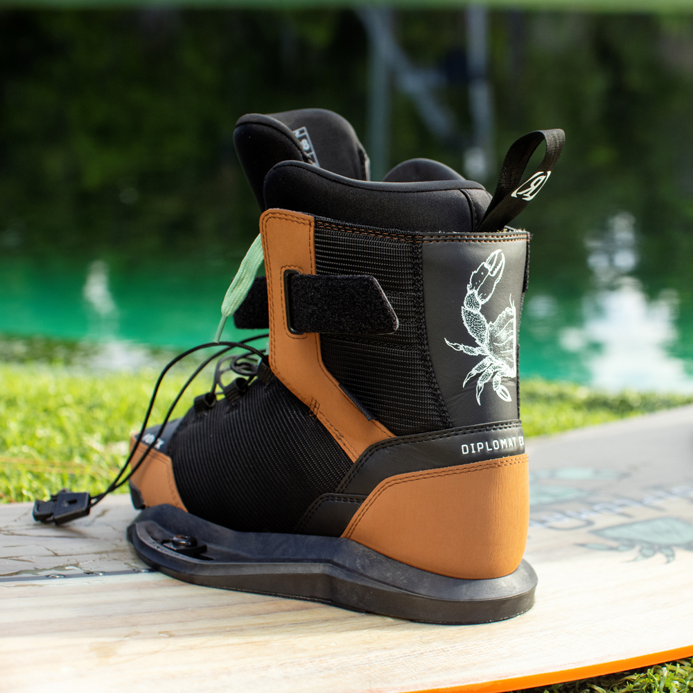 Ronix Diplomat set de wakeboard 153 cm avec chausses Diplomat 8