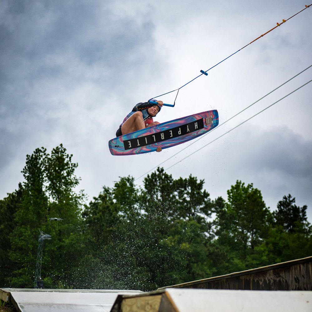 Hyperlite Aries wakeboard 142 cm avec chausses Zero2 12