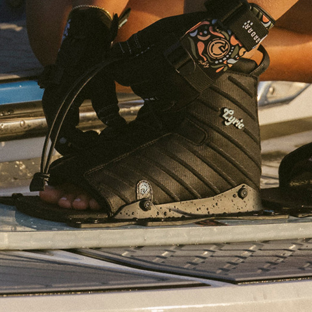 Radar Lyric BOA chausse de ski slalom avant feather frame 4