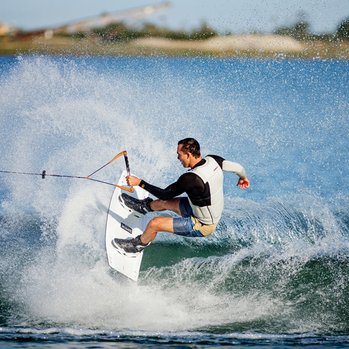 Ronix Supreme 137 cm ensemble de wakeboard avec chausses Supreme BOA 13