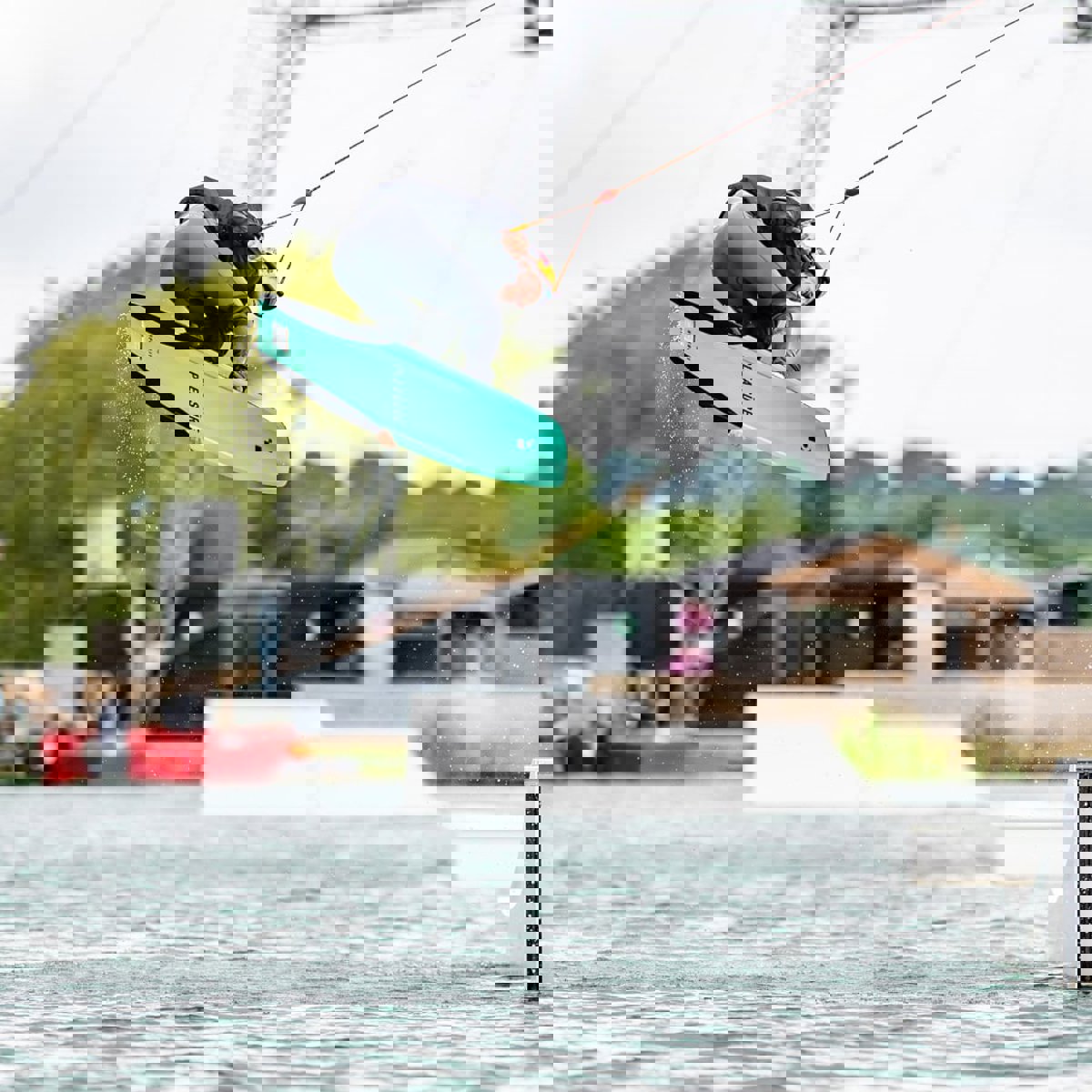 Hyperlite Pleasure wakeboard 148 cm avec chausses Zero2 16