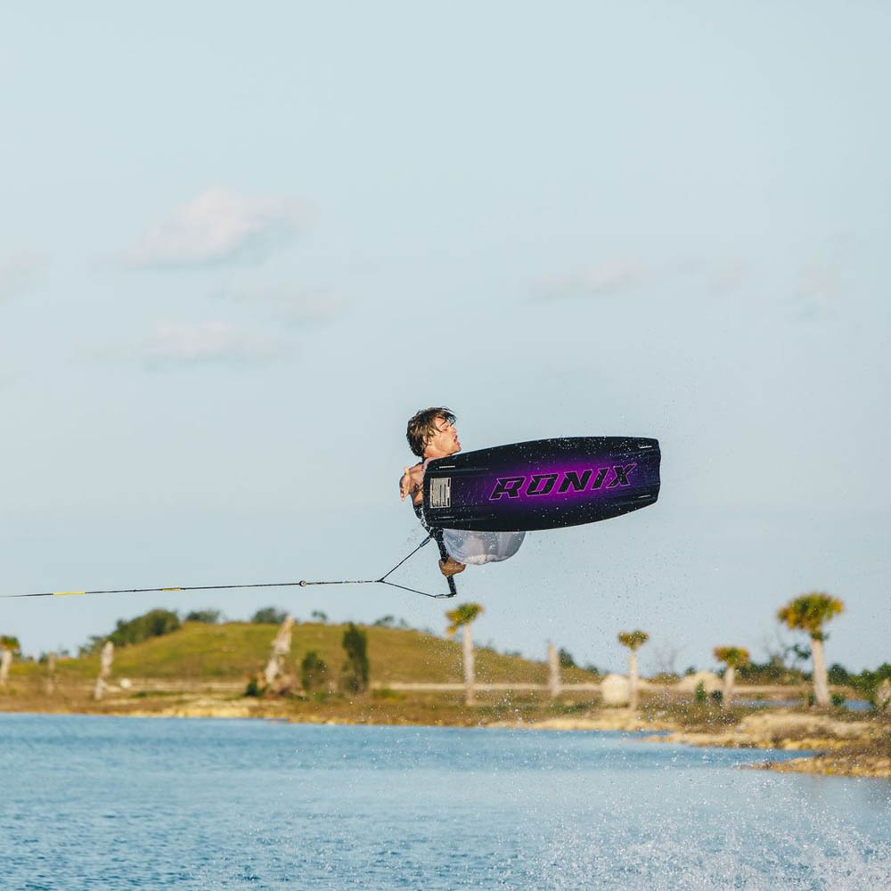 Ronix Une planche de wakeboard Ronix One Blackout 138 cm 10