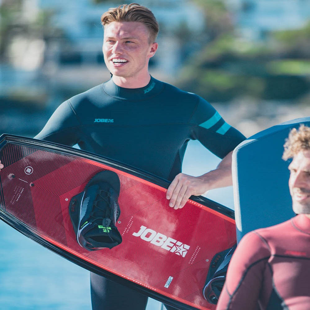 Jobe ensemble wakeboard Logo Series 138cm & chausses Maze 4