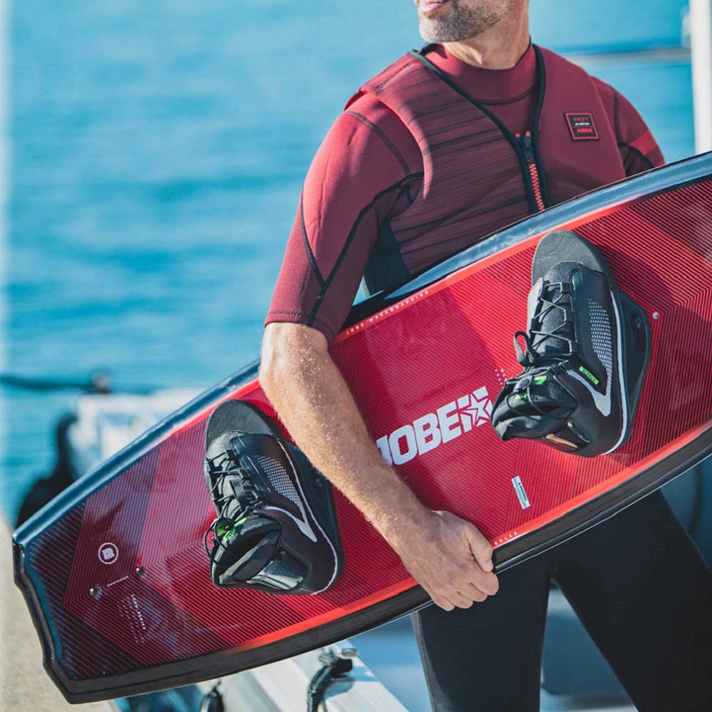 Jobe ensemble wakeboard Logo Series 138cm & chausses Host 3