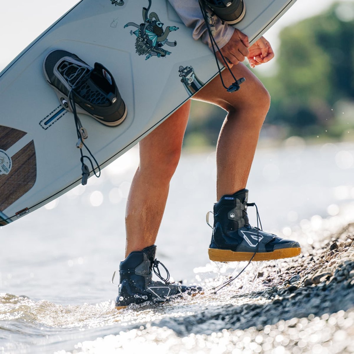 Liquid Force Ensemble de wakeboard Peak 141 cm avec fixations Peak 4d 23