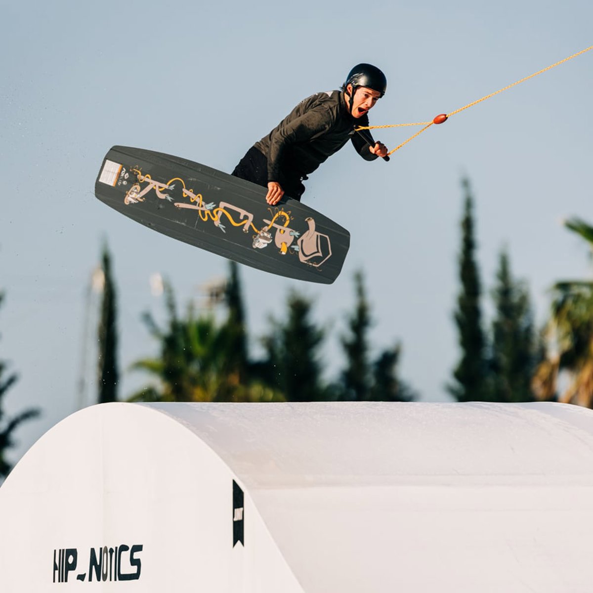 Liquid Force Ensemble de wakeboard Peak 141 cm avec fixations Peak 4d 28