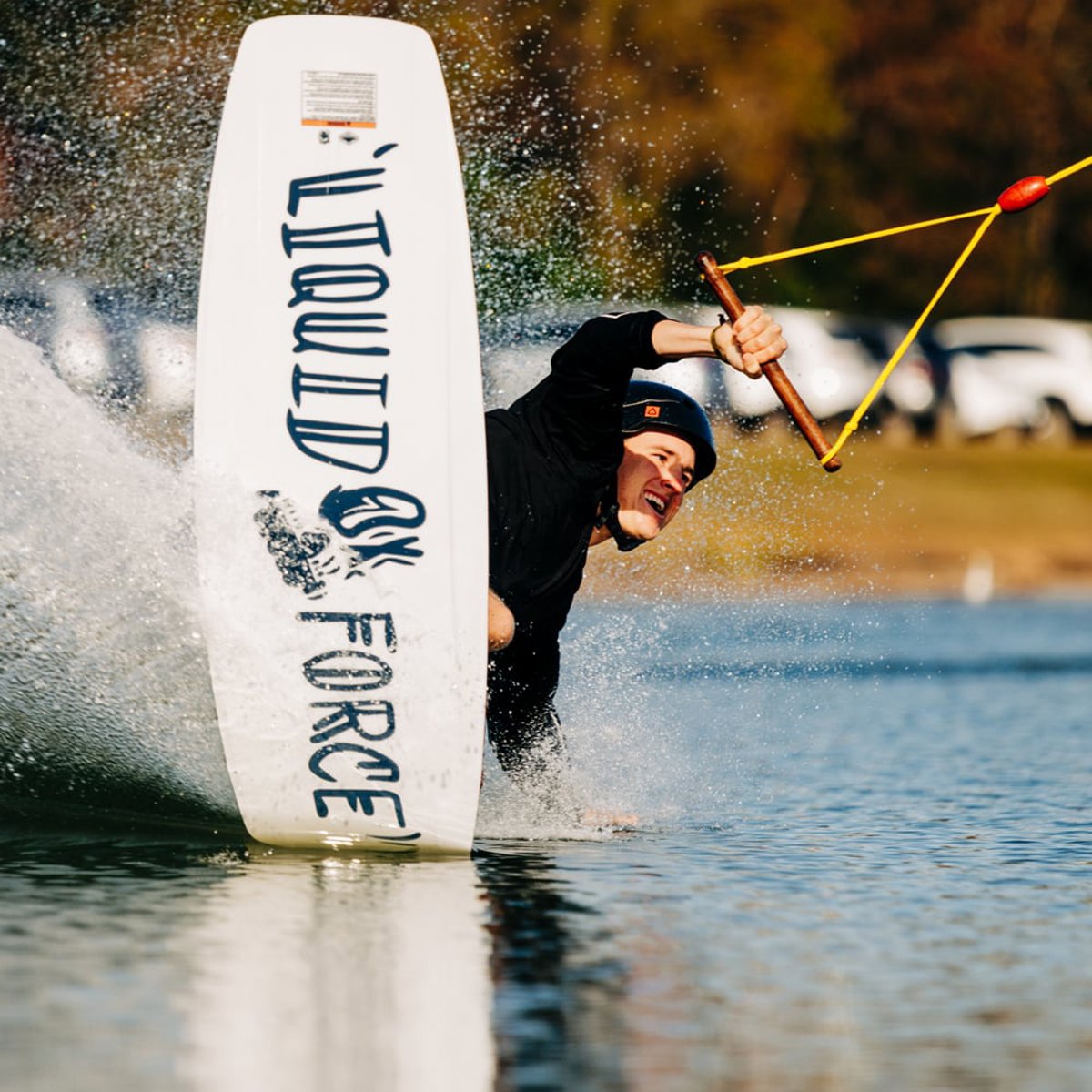 Liquid Force Ensemble de wakeboard Liquid Force Apex 149 cm avec Classic 6x fixations 24
