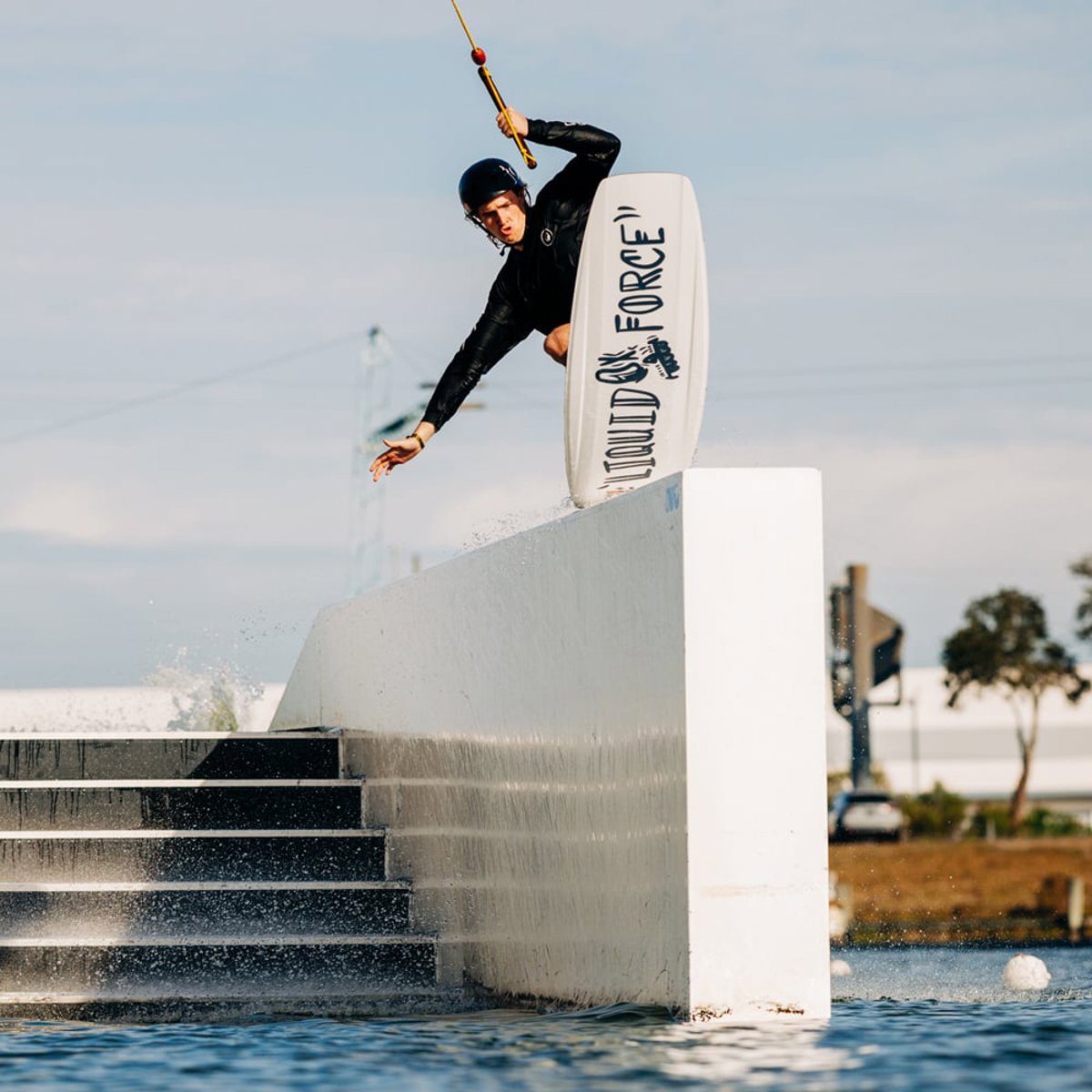 Liquid Force Ensemble de wakeboard Liquid Force Apex 149 cm avec Classic 6x fixations 34