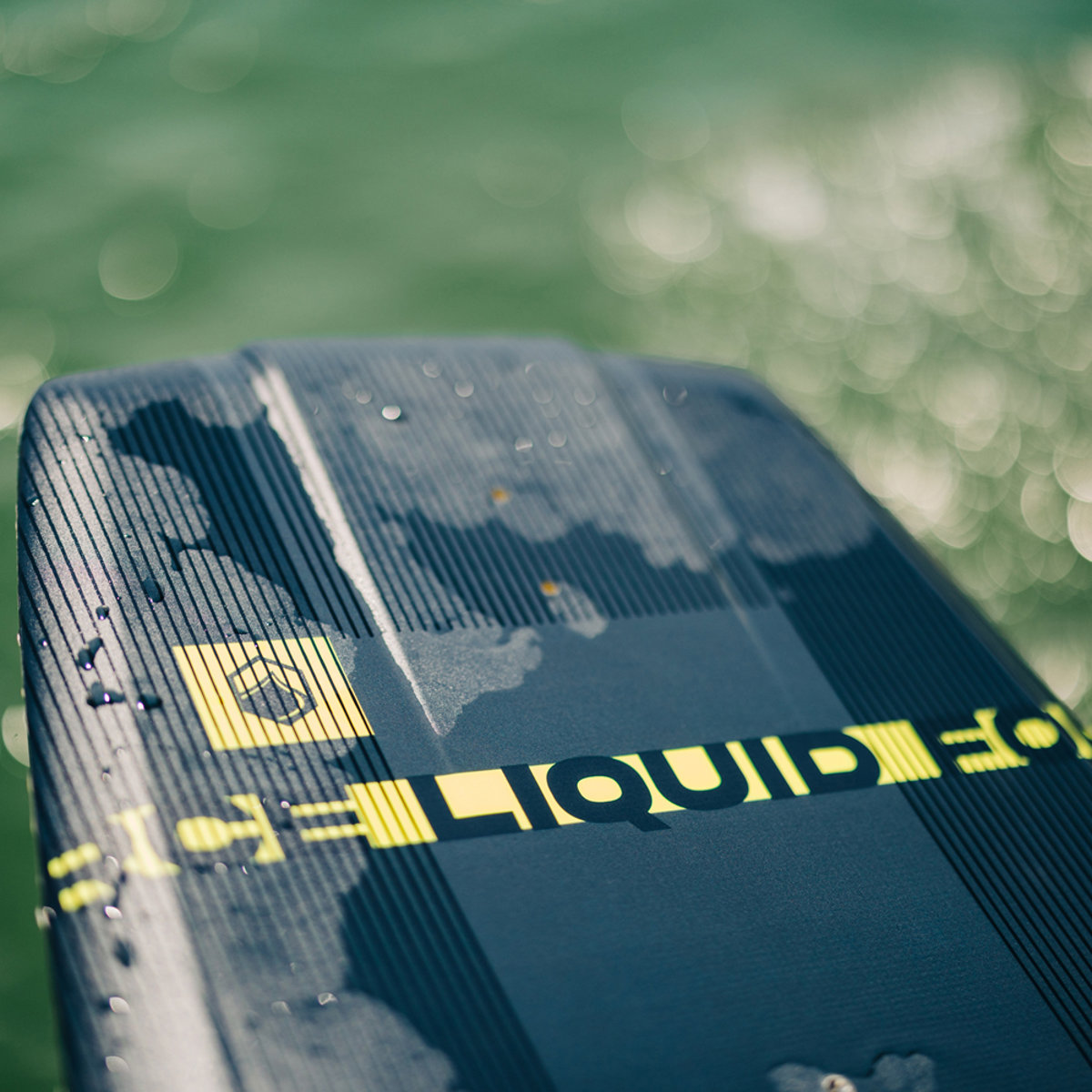 Liquid Force RDX ensemble wakeboard 130 cm avec fixations Transit 18
