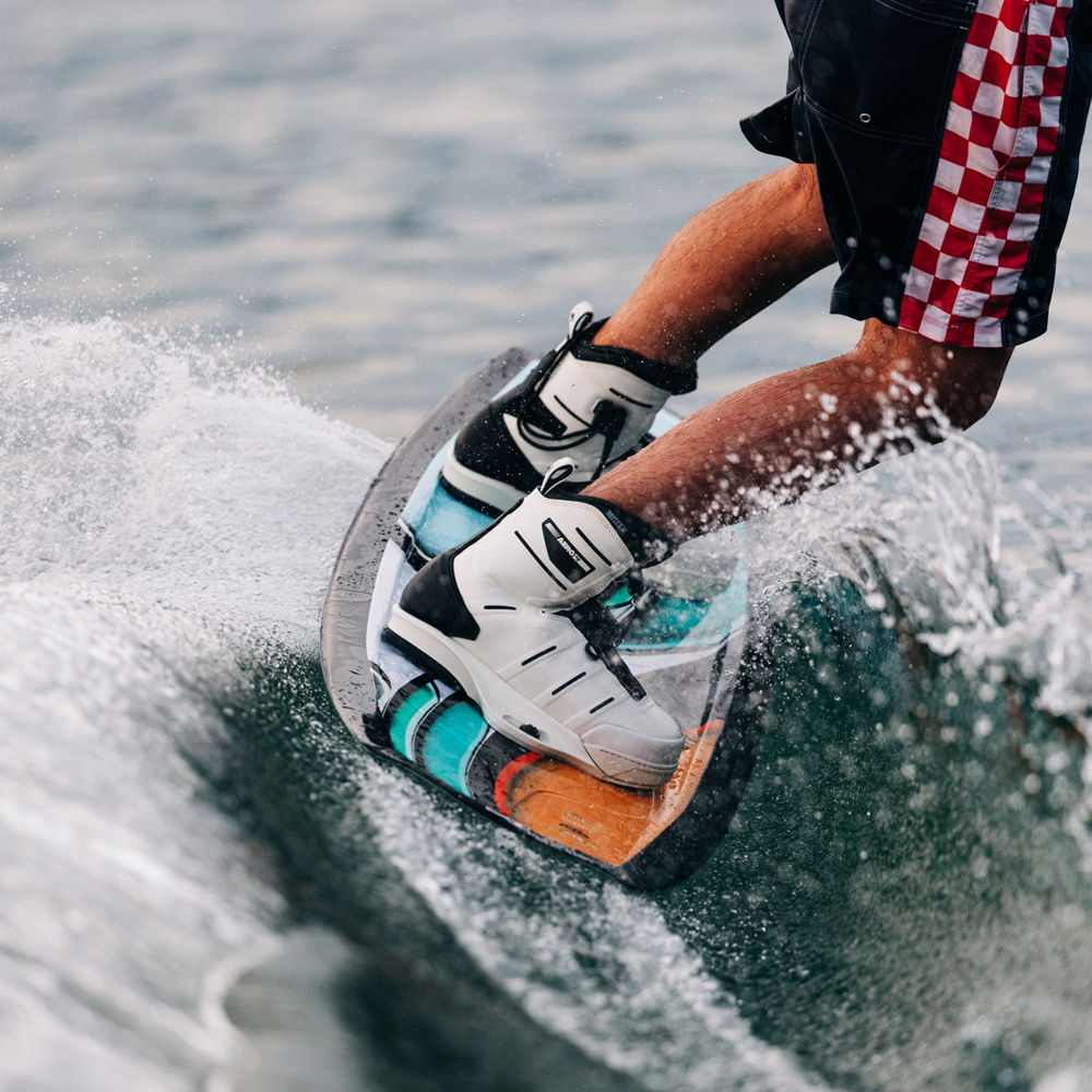 Liquid Force Ensemble de wakeboard Liquid Force Trip 130 cm avec fixations Index 9