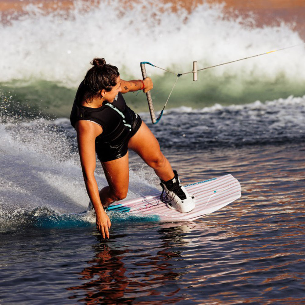 Liquid Force Grail wakeboard 143 cm avec chausses Aero 6X 7