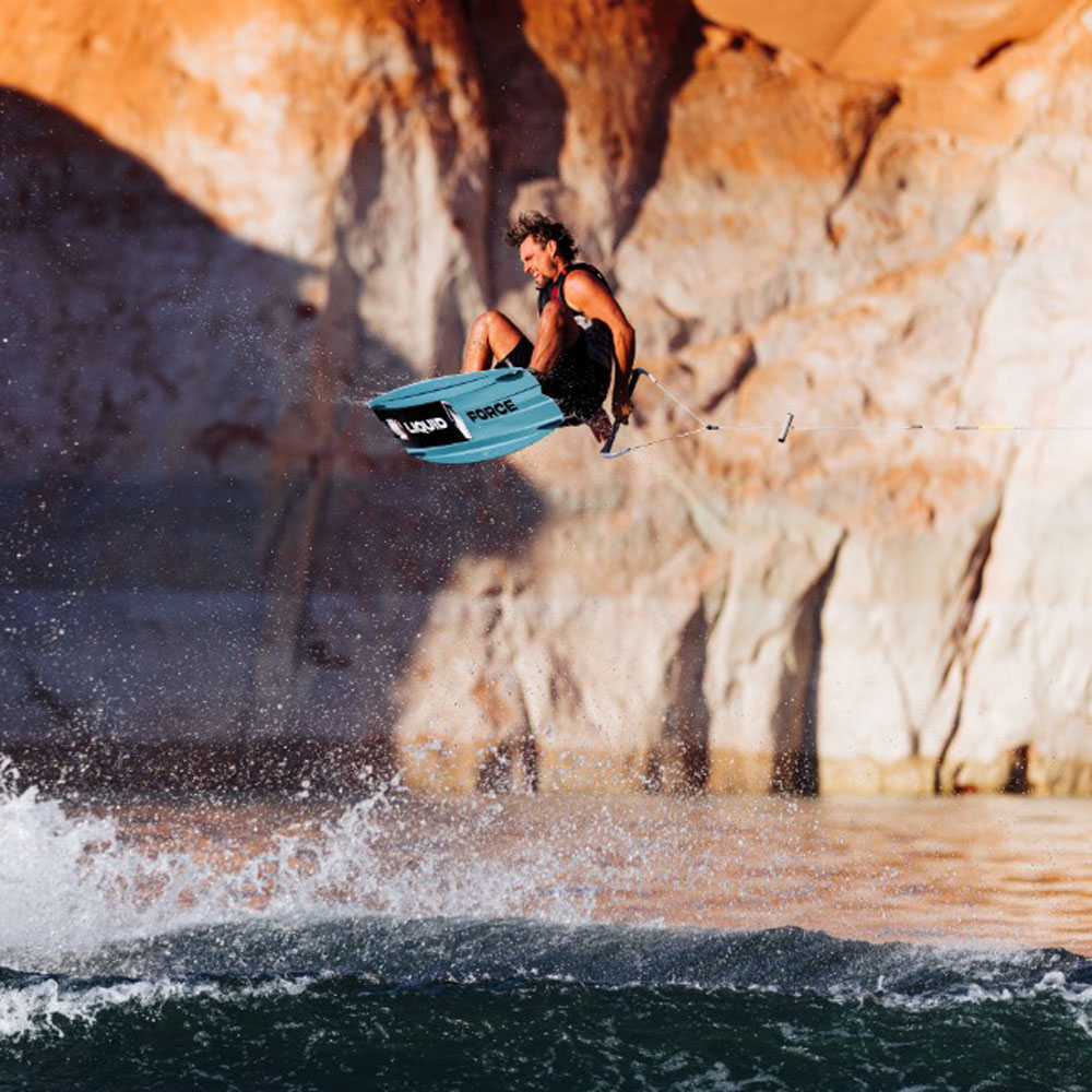 Liquid Force Remedy wakeboard 138 cm avec chausses Transit 6X 8