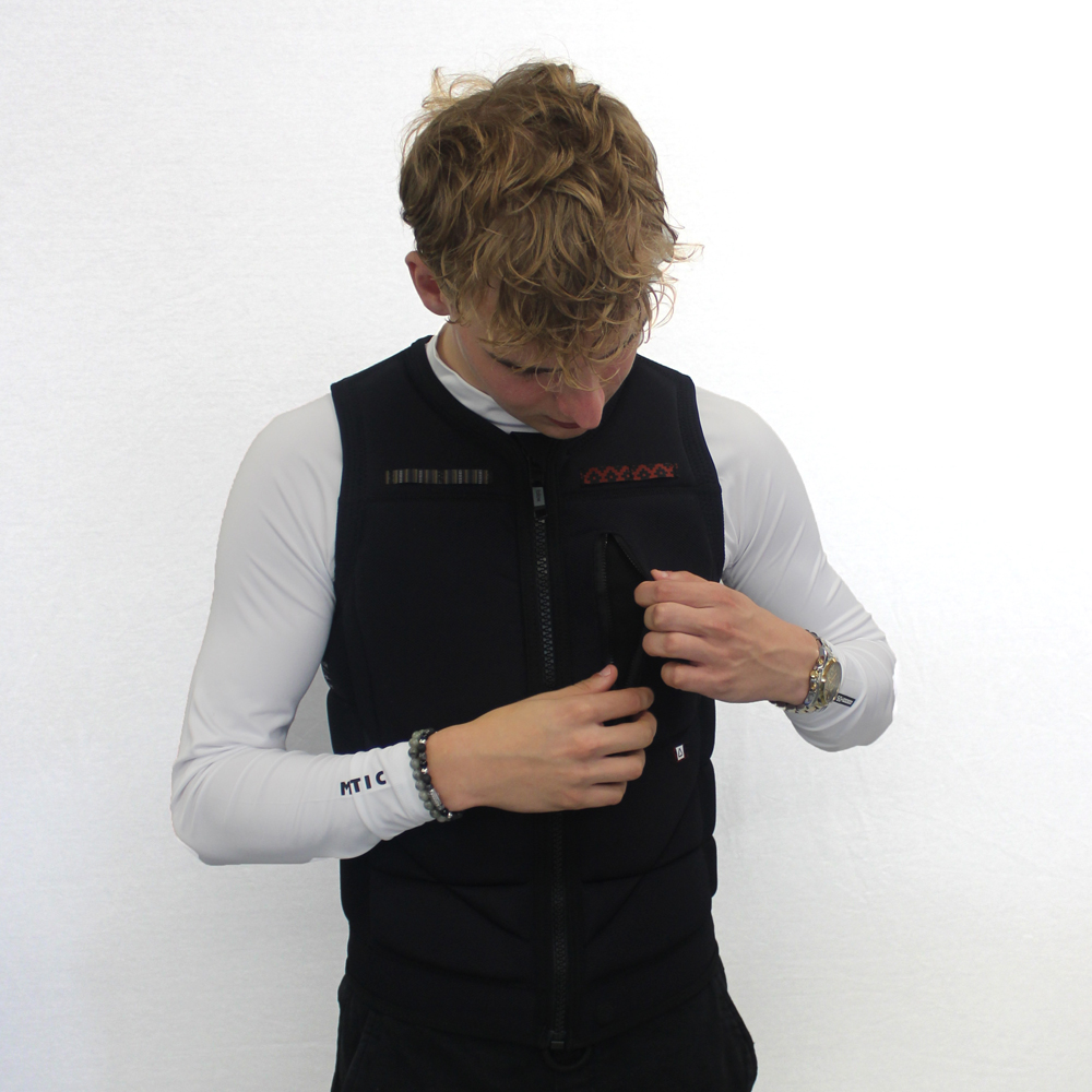 Follow Capiva impact shield homme noir 7