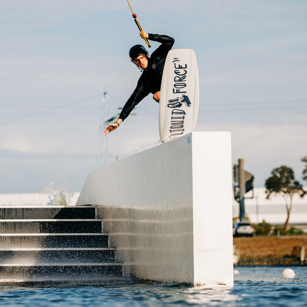 Liquid Force Apex wakeboard 149 cm 2