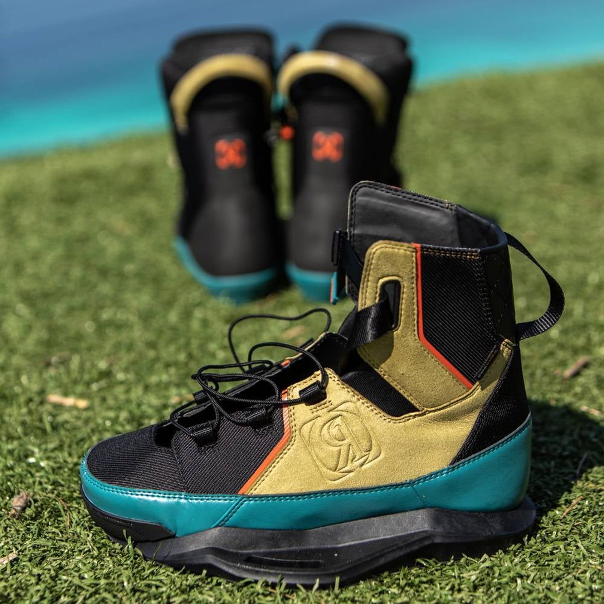 Ronix Atmos 148 cm cm pacchetto da wakeboard con attacchi Atmos 28