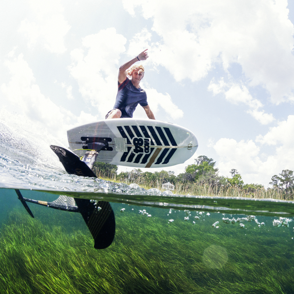 Ronix set wakefoil Flyweight Pro MOD 84 3'9 con velo mast 39 intermedio/avanza 8