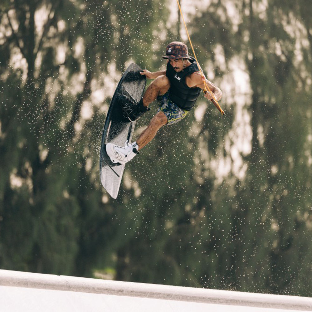 Liquid Force Set wakeboard Tao 150 cm con legature Tao 6x 7