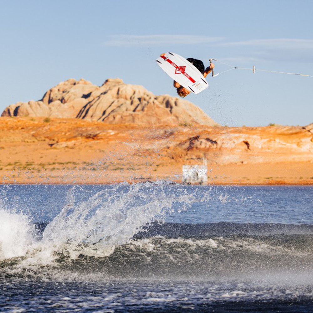 Liquid Force Set wakeboard Liquid Force Origin 136 cm con legature Tao 6x 6