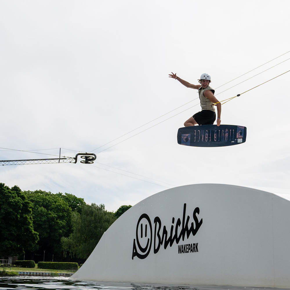 Follow Love nor Money impact shield uomo beige 4