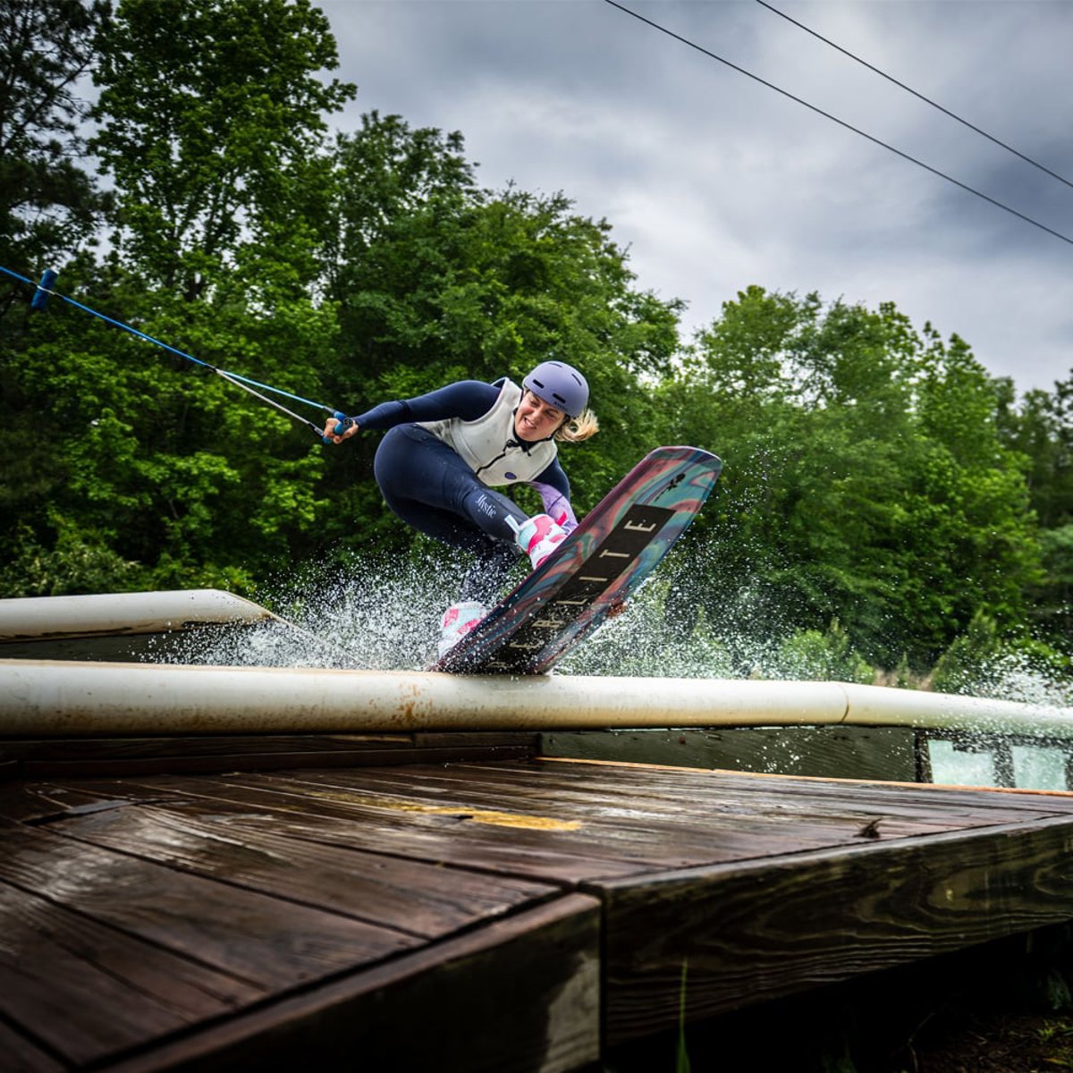 Hyperlite Aries wakeboard 146 cm met Zero2 bindingen 27