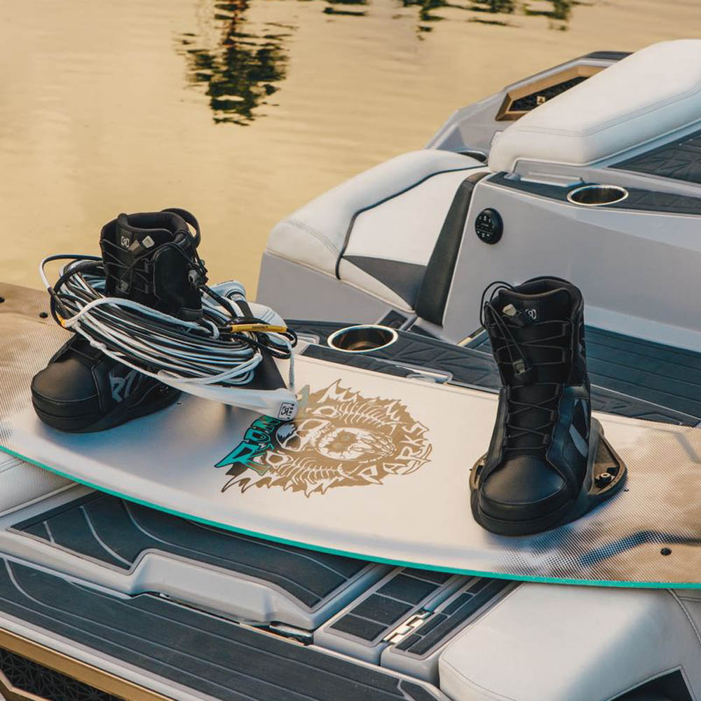 Ronix Parks wakeboard set 143 cm met District bindingen 6