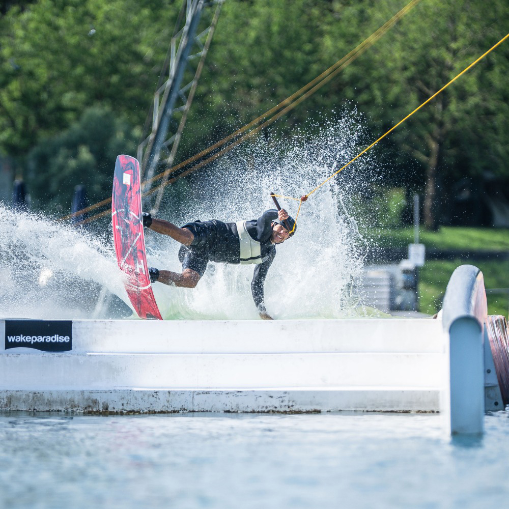 Hyperlite Bloodline wakeboard 147 cm 4