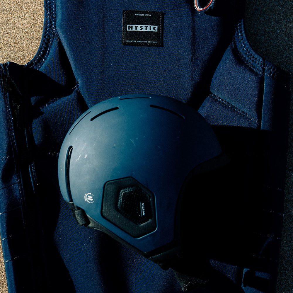 Mystic Legacy watersport helm navy 7