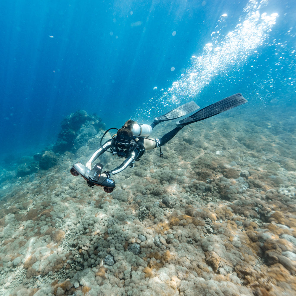 Sublue Navbow+ onderwater scooter grijs 2